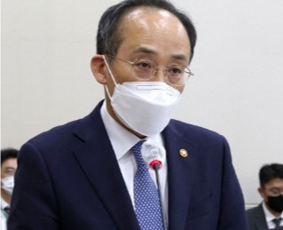 국회 기획재정위원회 전체회의에서 예산안 제안설명을 하고 있는 추경호 부총리 겸 기획재정부 장관. 연합뉴스