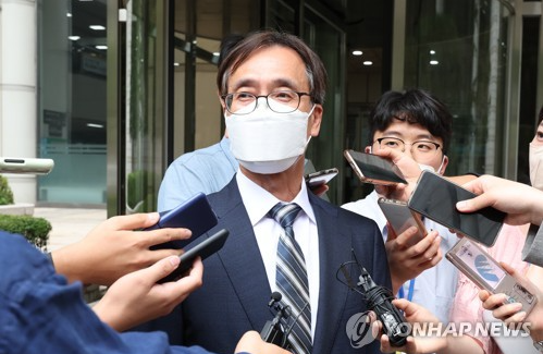 11월 30일 '한동훈 독직폭행' 사건에 대해 대법원에서 무죄 확정 판결을 받은 정진웅 검사.  2022.11.30. 연합뉴스