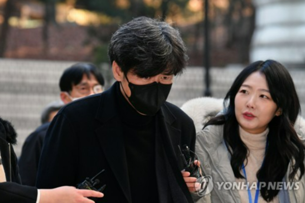 ​남욱 변호사가 5일 서울중앙지법에서 열린 대장동 사건 속행공판에 참석하고 있다. 2022.12.05(사진=연합뉴스)남욱 변호사가 5일 서울중앙지법에서 열린 대장동 사건 속행공판에 참석하고 있다. 2022.12.05(사진=연합뉴스)