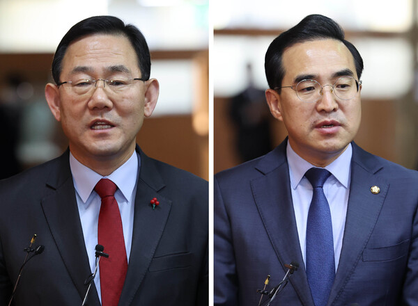 국민의힘 주호영 원내대표(왼쪽)와 더불어민주당 박홍근 원내대표가 2일 오전 여야 원내대표 회동을 마친 뒤 취재진의 질문에 답변하고 있다. 2022.12.2(사진=연합뉴스)