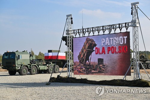 폴란드 토룬 기지에 배치된 패트리어트 미사일 시스템. 지난 10월 14일 촬영된 것으로 미국은 2010년부터 폴란드에 패트리어트 시스템을 배치해놓고 있다.  2022.10.14  EPA연합뉴스 