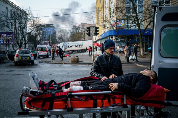 성탄 전야 러시아군 폭격 맞은 우크라이나 헤르손. 2022.12.25. (AFP=연합뉴스)
