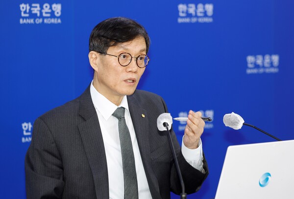 이창용 한국은행 총재가 13일 서울 중구 한국은행에서 열린 2023년 첫 금융통화위원회의 기준금리 인상 등을 설명하고 있다. 2023. 1. 13 연합뉴스