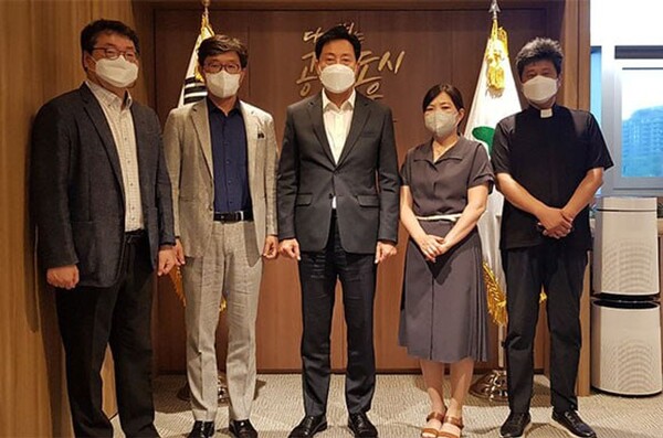 장애인거주시설이용자부모회가 지난해 6월 27일 오세훈 서울시장과의 면담에서 서울시 탈시설 조례안 무효 입장을 전달했다. 2023.1.18. 전국장애인차별철폐연대 제공