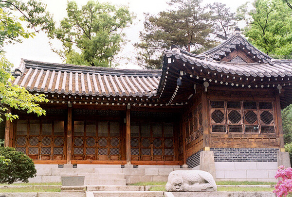 청와대 경내에 있는 서울특별시 유형문화재 침류각 전경.  문화재청 국가문화유산 포털