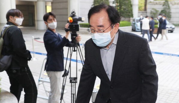 2020년 4월 29일 서초동 서울중앙지법에 정 교수 딸의 인턴활동을 지도했던 단국대 의과대 장영표 교수가 증인으로 출석하고 있다. 2020.4.29. 연합뉴스