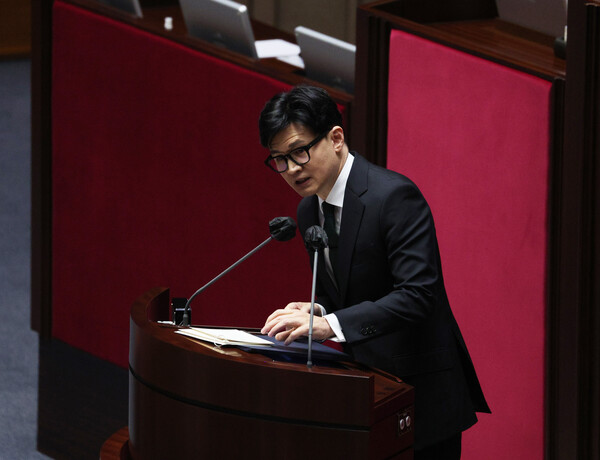 한동훈 법무부 장관이 27일 오후 국회에서 열린 본회의에서 더불어민주당 이재명 대표의 체포동의요청 이유설명을 하고 있다. 2023.2.27. 연합뉴스