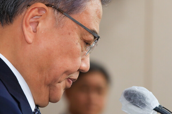 박진 외교부 장관이 6일 서울 종로구 외교부 청사에서 2018년 대법원의 배상 확정판결을 받은 국내 강제징용 피해자들에게 행정안전부 산하 일제강제동원피해자지원재단(이하 재단)이 조성한 재원으로 판결금을 대신 변제하는 방안을 발표하고 있다. 2023.3.6. 연합뉴스