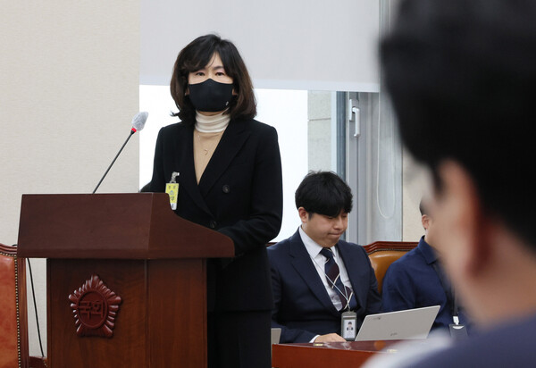 고은정 반포고 교장이 9일 국회 교육위원회의에 출석, 정순신 변호사 아들의 학폭 관련 질의에 답변하고 있다. 2023.3.9. 연합뉴스 