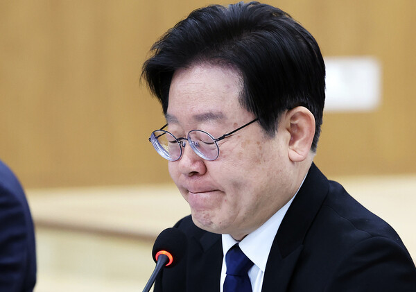 더불어민주당 이재명 대표가 10일 오전 경기도 수원시 경기도의회에서 열린 현장 최고위원회에서 발언 중 굳은 표정을 짓고 있다. 2023.3.10. 연합뉴스