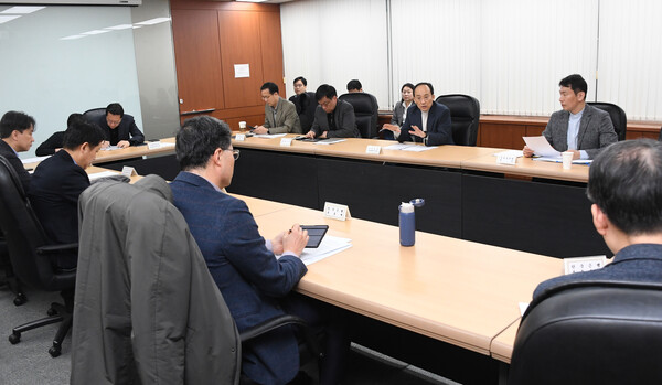 추경호 경제부총리 겸 기획재정부장관이 12일 서울 중구 은행회관에서 열린 거시경제·금융현안 간담회에 참석해 발언하고 있다. 2023.3.12 연합뉴스