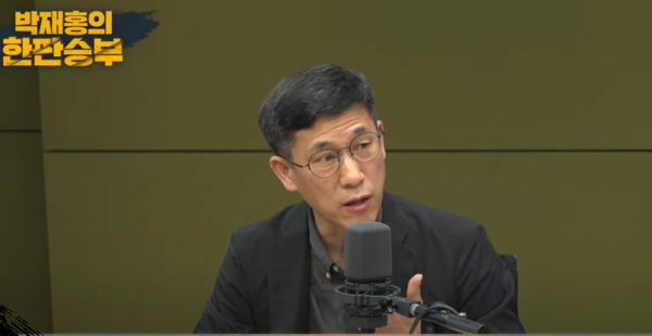 진중권 광운대 특임교수. CBS '박재홍의 한판승부' 화면 캡처