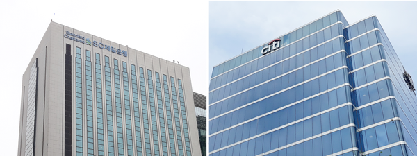 SC제일은행과 한국씨티은행 등 주요 외국계 은행들이 크게 불어난 지난해 실적을 바탕으로 거액을 해외 본사에 배당하기로 해 손실 흡수능력을 제고해 달라는 금융당국의 권고를 무시하는 게 아니냐는 지적이 일고 있다. 사진은 두 외국계 은행의 본점 건물. 연합뉴스