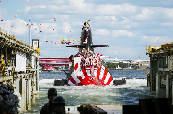 일본 해상자위대의 두 번째 3천t급 잠수함인 '하쿠게이'가 20일 취역했다. 사진은 2021년 10월 14일 고베에서 열린 진수식 모습. 2023.3.20 연합뉴스