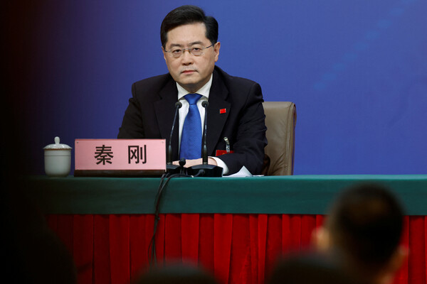 친강 중국 외교부장이 7일 베이징에서 전국인민대표대회(전인대) 연례회의를 계기로 기자회견을 하고 있다. 2023.03.07. 로이터 연합뉴스