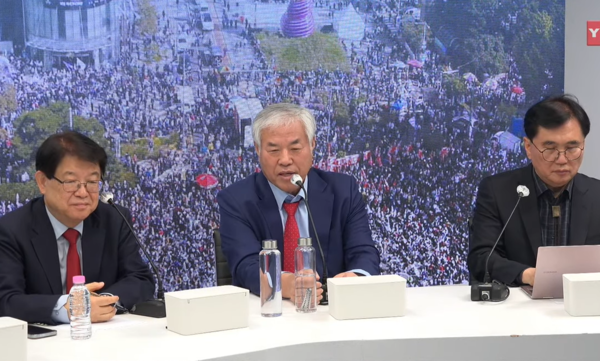 유튜브 너알아TV에 출연한 전광훈 목사. 화면 캡처