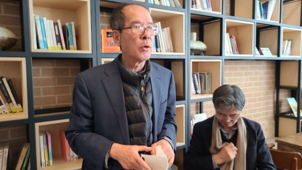 김종길 5·18공로자회민주화추진협의회 공동대표가 지난 2월 22일 “김정호 전 본부장 등 5·18 ‘가짜 유공자’가 있다”는 내용의 성명을 발표하고 있다. 사진=5·18공로자회민주화추진협의회