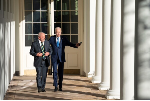 지난 2월 룰라 브라질 대통령과 조 바이든 미국 대통령이 미국 백악관에서 회담하고 있다.2023.2.10. EPA 연합뉴스