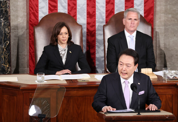 미국을 국빈 방문 중인 윤석열 대통령이 27일(현지시간) 워싱턴DC 국회의사당에서 열린 미 상·하원 합동회의에서 연설하고 있다. 2023.4.28  연합뉴스