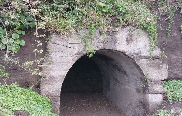 동굴 입구. © 이봉수