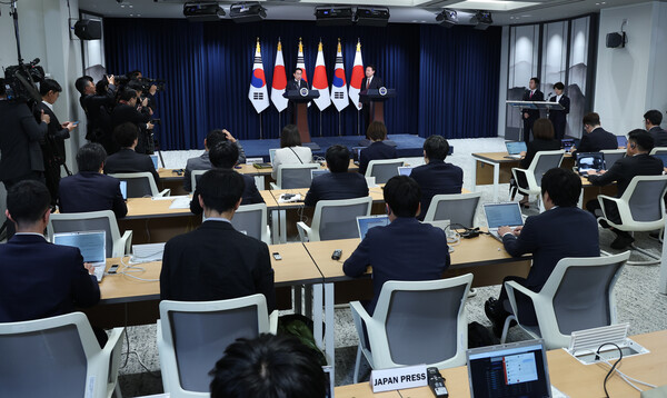 윤석열 대통령과 1박2일 일정으로 한국을 찾은 기시다 후미오 일본 총리가 7일 서울 용산 대통령실 청사에서 공동 기자회견을 하고 있다. 2023.5.7 연합뉴스