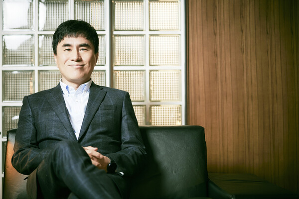 영화 '문재인입니다'를 연출한 이창재 감독. 사진 엠프로젝트