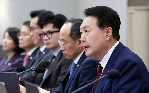 윤석열 대통령이 9일 서울 용산 대통령실 청사에서 열린 국무회의에서 발언하고 있다. 2023.5.9 [대통령실통신사진기자단 연합뉴스