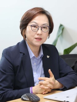 이나영 정의기억연대 이사장