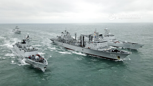 중국 인민해방군 동부전구 소속 해군 함정들 훈련 모습. 2023 02 10. 시민언론 민들레