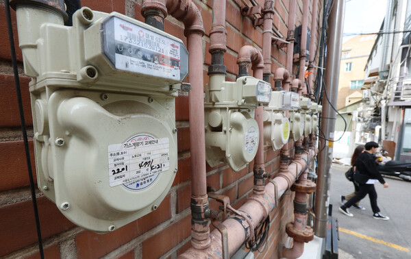 올해 1분기 전기, 가스요금이 1년 전보다 30% 넘게 오른 것으로 나타났다. 사진은 서울 시내의 한 건물의 가스계량기 모습. 2023.5.22. 연합뉴스