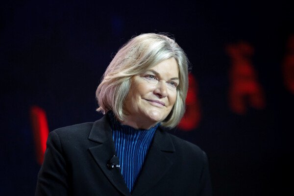 신디아 루미스 미국 연방 상원의원이 19일 미국 플로리다주 마이애미 비치에서 열린 '비트코인 컨퍼런스 2023'에서 발언하고 있다.2023.5.19. 로이터=연합뉴스