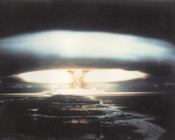 프랑스 핵실험 장면. 2000. 7. 14. 연합뉴스 자료