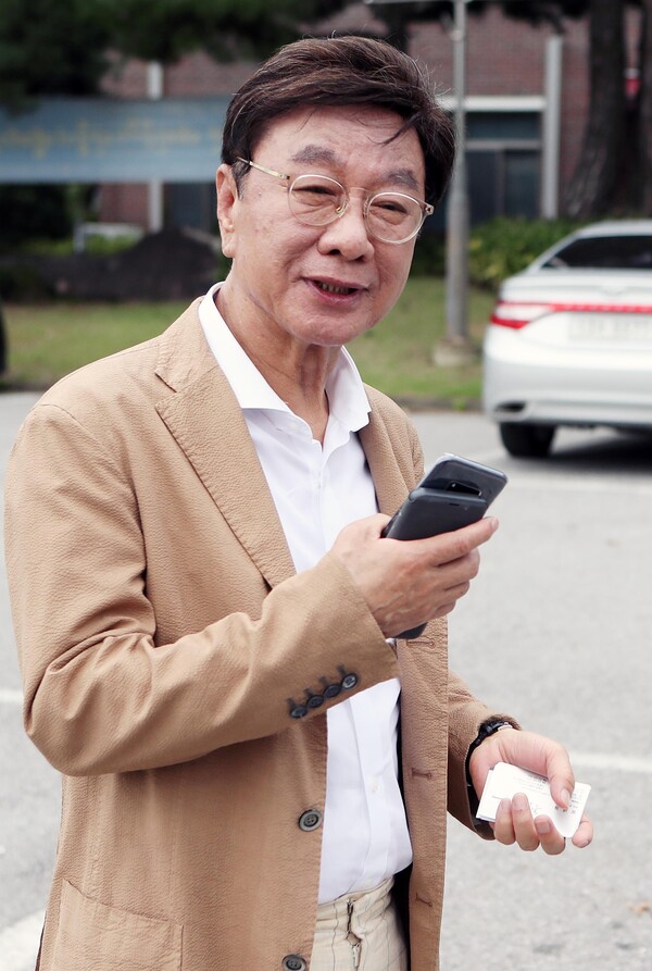 8일 오후 경북 영주시 동양대학교에서 최성해 동양대 총장이 연합뉴스와 만나 조국 법무부 장관 후보자 딸의 표창장 논란과 관련해 입장을 밝히고 있다. 2019.9.8. 연합뉴스