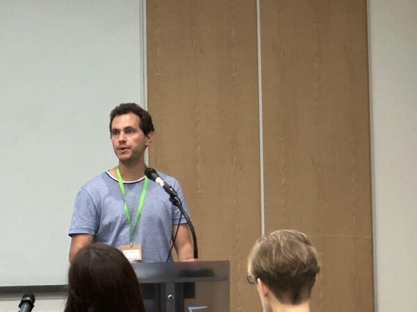 새뮤엘 코골라티 벨기에 의원이 10일 인천 송도 컨벤시아에서 열린 세계 녹색당 대회에 참석해 발언하고 있다. 2023.6.10. 녹색당