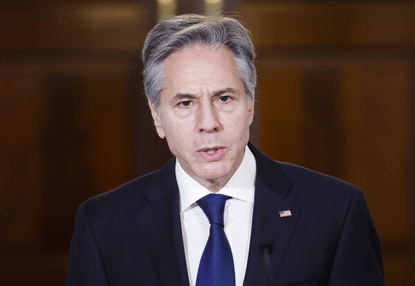 토니 블링컨 미국 국무장관이 5월 15일 워싱턴 국무부에서 국제종교자유 보고서를 발표하고 있다. 블링컨 장관은 다음 주에 중국을 방문할 것으로 알려졌다. 블링컨 장관은 지난 2월에 중국방문이 예정돼 있었으나 중국 고공 풍선(기수) 소동으로 연기됐다. 2023. 05.15. AP 연합뉴스