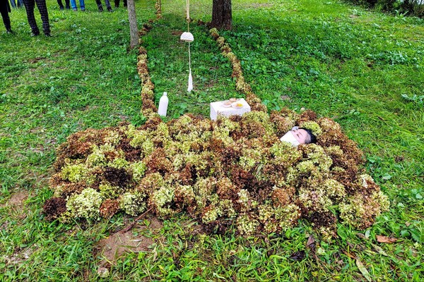 '묻히다'  하전남 작