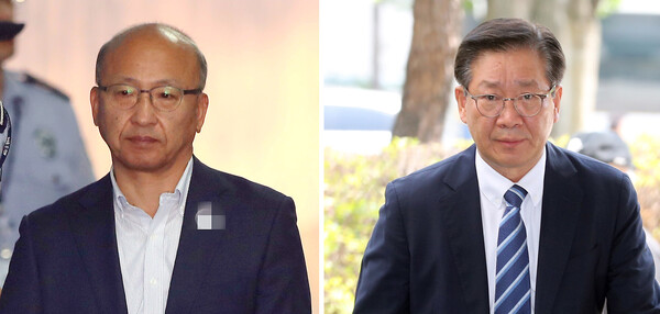 삼성물산과 제일모직 합병에 찬성하도록 국민연금관리공단에 압력을 넣은 혐의로 구속 기소된 문형표 전 보건복지부 장관(왼쪽)과 홍완선 전 공단 기금운용본부장이 1심 선고 공판에 출석하기 위해 8일 오후 서울중앙지법으로 들어서고 있다. 2017.6.8. 연합뉴스