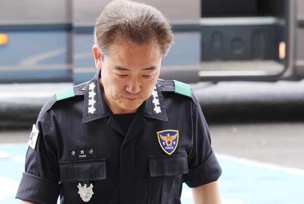 윤희근 경찰청장이 22일 국회에서 열린 행정안전위원회 전체회의에서 경찰이 고 양회동 씨에 대해 무리한 수사를 했다는 지적에 동의할 수 없다며 사과를 거부했다. 지난달 31일 서울 남대문경찰서에서 열린 경비 대책회의에 참석하는 윤 청장. 2023.5.31. 연합뉴스.