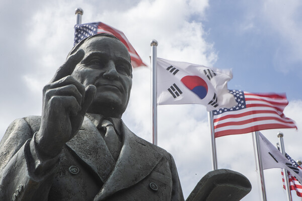경기도 파주시 임진각 미군참전기념비와 함께 세워진 해리 트루먼 미국 대통령 동상. 2020..4.21. 연합뉴스 