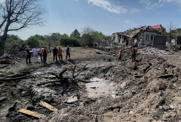 러시아의 미사일 공격을 받은 우크라이나의 드니프로페트로프스크 지역. 2023. 06. 24. [로이터 =연합뉴스]