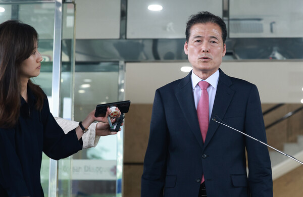 신임 통일부 장관 후보자에 지명된 김영호 성신여대 정치외교학과 교수가 29일 인사청문회 준비 사무실이 마련된 서울 종로구 남북회담본부에 도착해 장관 후보자가 된 입장을 밝히고 있다. 2023.6.29. 연합뉴스