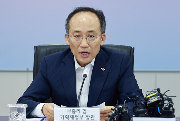 추경호 경제부총리 겸 기획재정부 장관은 지난 6월 18일 한 방송에 출연해 "국제 밀 가격이 떨어졌다"며 라면값 인하 필요성을 공개적으로 언급했다. 사진은 19일 오후 서울 영등포구 여의도 중소기업중앙회에서 열린 중소기업인 간담회. 2023.6.19. 연합뉴스