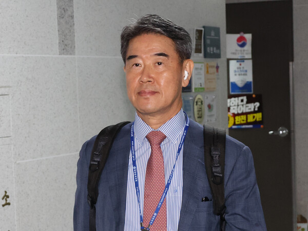 유재풍 국회 윤리특별위원회 윤리심사자문위원장이 3일 국회에서 열린 자문위 회의에 참석하고 있다. 자문위는 김남국 의원의 징계안을 심사했지만 또 다시 결론을 내지 못했다. 2023.7.3