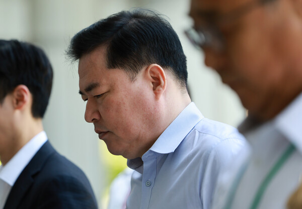 유동규 전 성남도시개발공사 기획본부장이 서울중앙지방법원에서 열린 정진상 전 더불어민주당 당대표실 정무조정실장의 뇌물수수 혐의 관련 1심 속행 공판에 증인 신문을 위해 출석하고 있다. 2023.6.13. 연합뉴스