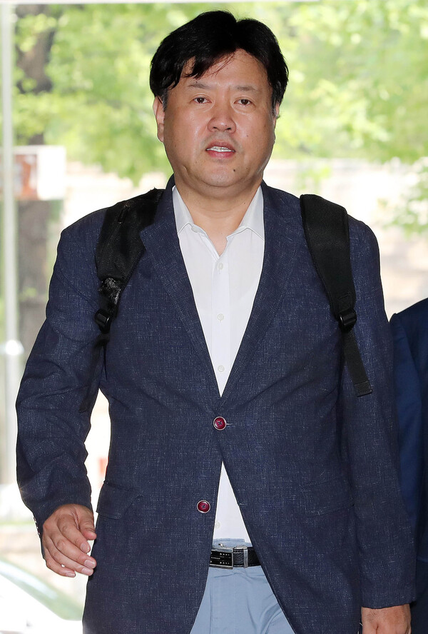 김용 민주연구원 전 부원장이 20일 서울 서초구 서울중앙지법에서 열린 공판에 출석하고 있다. 2023.7.20.. 연합뉴스