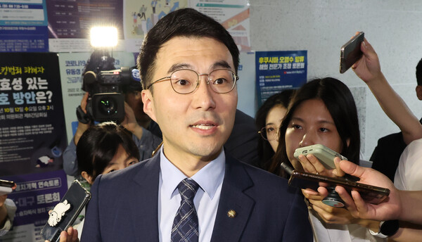 김남국 의원이 6월 15일 저녁 국회에서 열린 윤리특별위원회 윤리심사자문위원회에 출석하고 있다. 2023.6.15. 연합뉴스