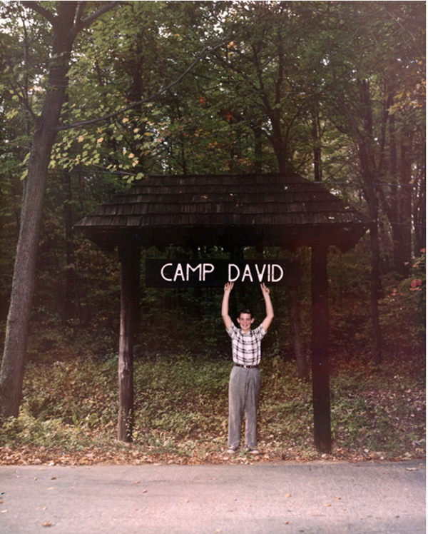 백악관에서 북동쪽으로 100㎞ 정도 떨어진 미국 대통령 주말 별장 캠프 데이비드. 드와이트 아이젠하워 대통령이 1953년 자신의 손자(사진)의 이름 데이비드를 따서 현재 이름으로 고쳤다. 미국 문서보관소