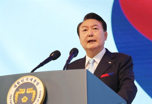 윤석열 대통령이 15일 서울 서대문구 이화여대 대강당에서 열린 제78주년 광복절 경축식에서 경축사를 하고 있다. 2023.8.15. [대통령실통신사진기자단] 연합뉴스