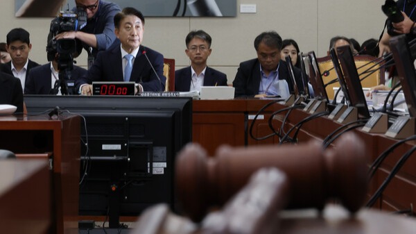 이동관 방송통신위원장 후보자가 18일 국회에서 열린 인사청문회에서 자리에 앉아 있다. 2023.8.18. 연합뉴스