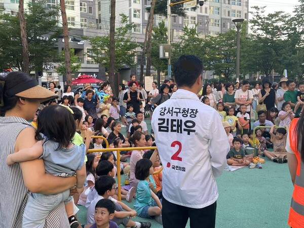 강서구청장 보궐선거 예비후보 등록 뒤 지역 행사에 참석한 김태우 전 강서구청장. 김 전 구청장 페이스북